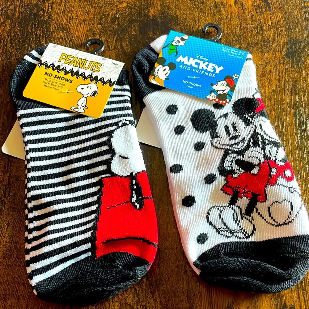 Mickey Mouse Disney Snoopy Peanuts Black White No Show Socks 9-11 Women’s